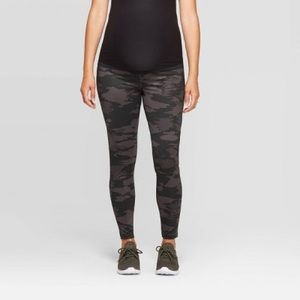 NEW 🗣 ISABEL MATERNITY | Camo Print Activewear Leggings